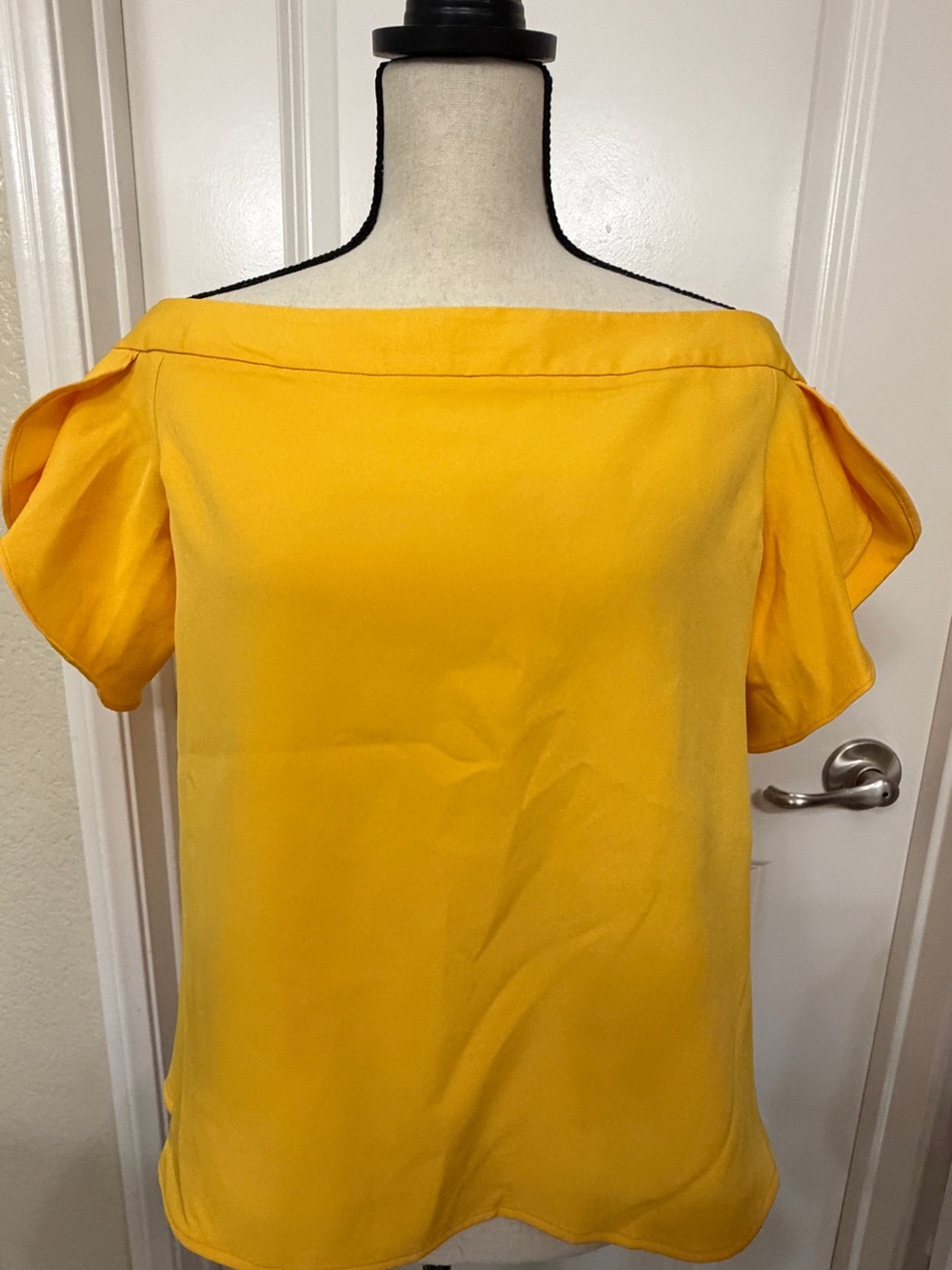 Yellow Off-Shoulder Women's Top Size Medium - Forever 21